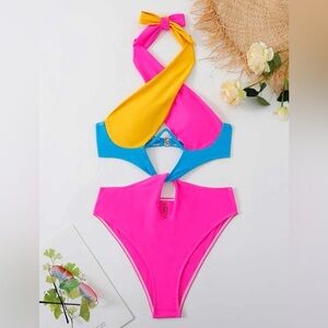 Colorblock Cut Out Underwire Tie Back Swimsuit Large